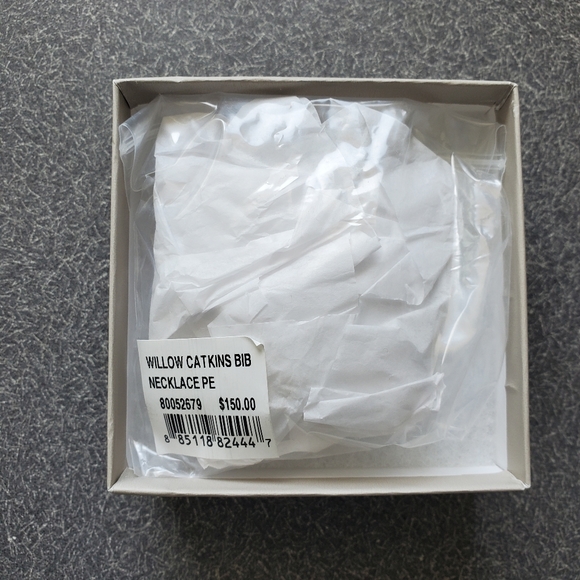 The Met Willow Catkins pearl drop earings & pearl bib necklace - Picture 10 of 16